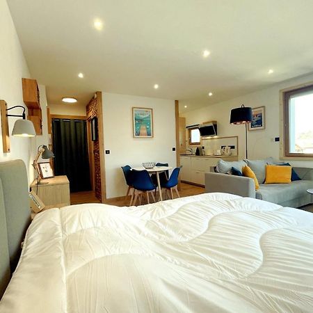 L'Albigny - Lovely Studio - 150 M Beach Анси Экстерьер фото
